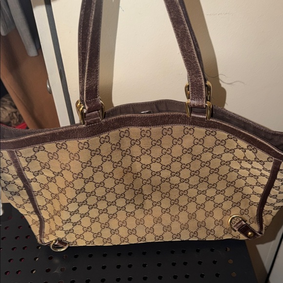 Gucci Tan and Brown Monogram Shoulder Bag - Picture 6 of 7